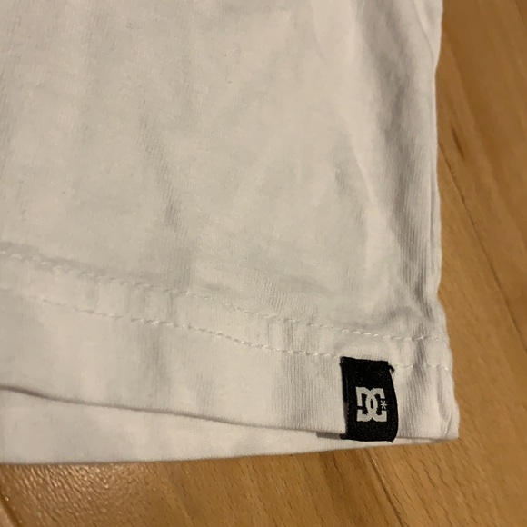 Boys graphic DC Short Sleeve Tee - size 14 - Picture 3 of 8